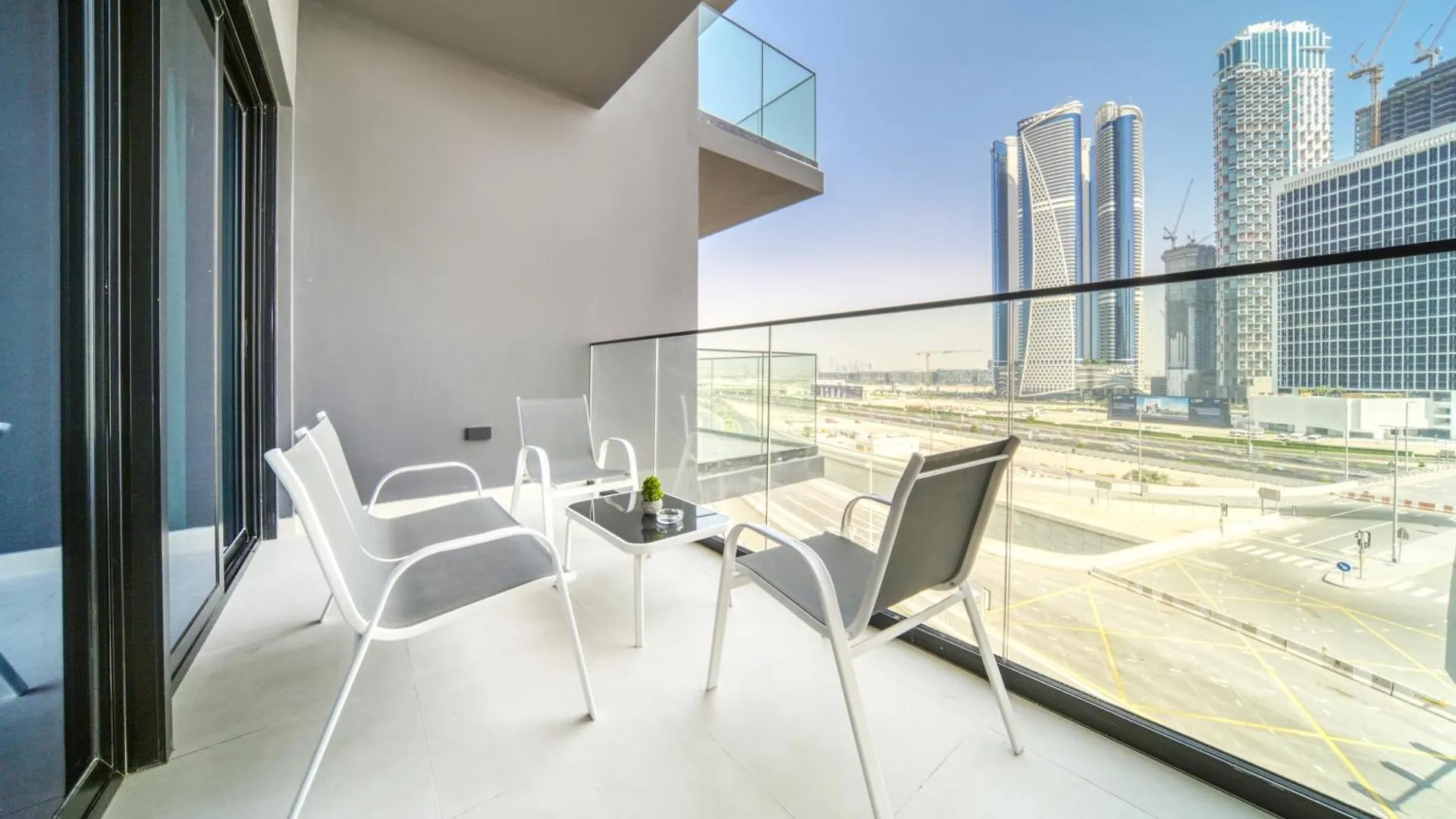 Burj Khalifa Poolside, Canal Boardwalk, Parking Dubai Apartment